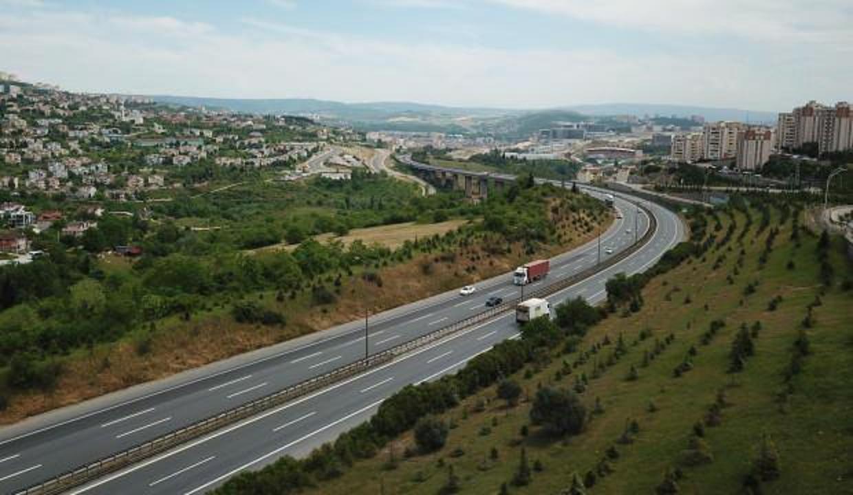Kocaeli'de TEM Otoyolu boş kaldı