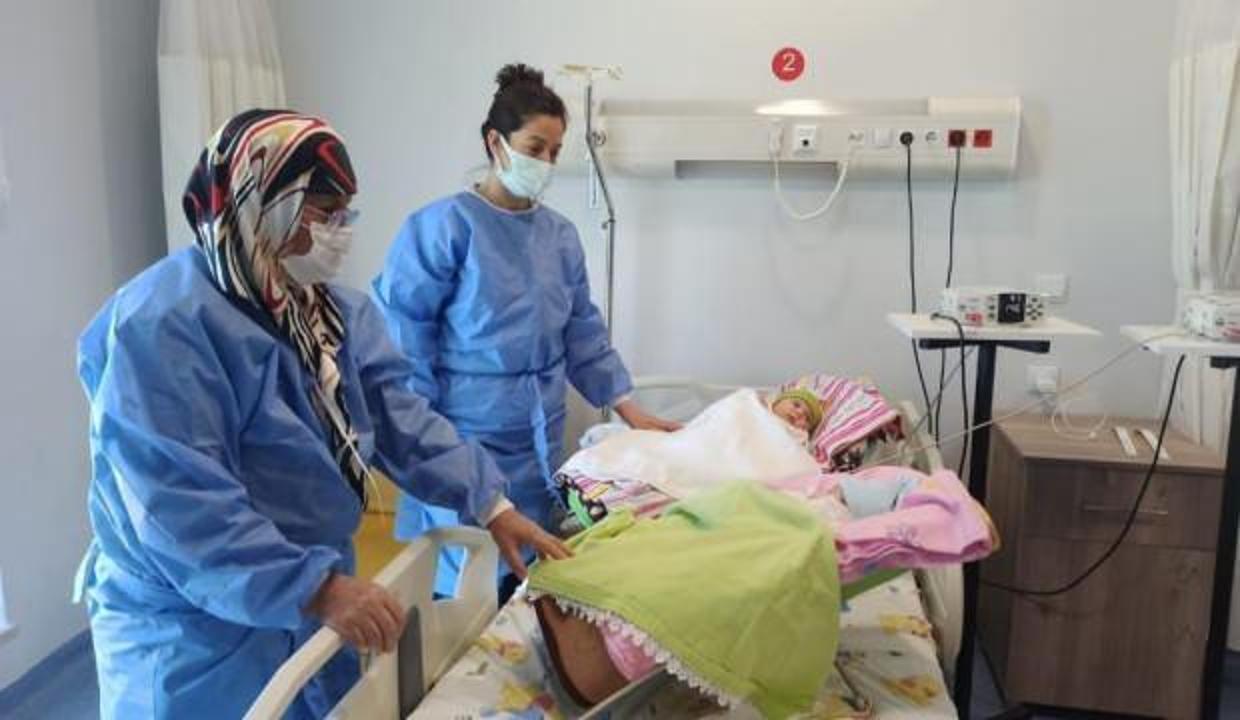Prematüre doğan koronalı ikizler annelerine bayram sevinci yaşattı!