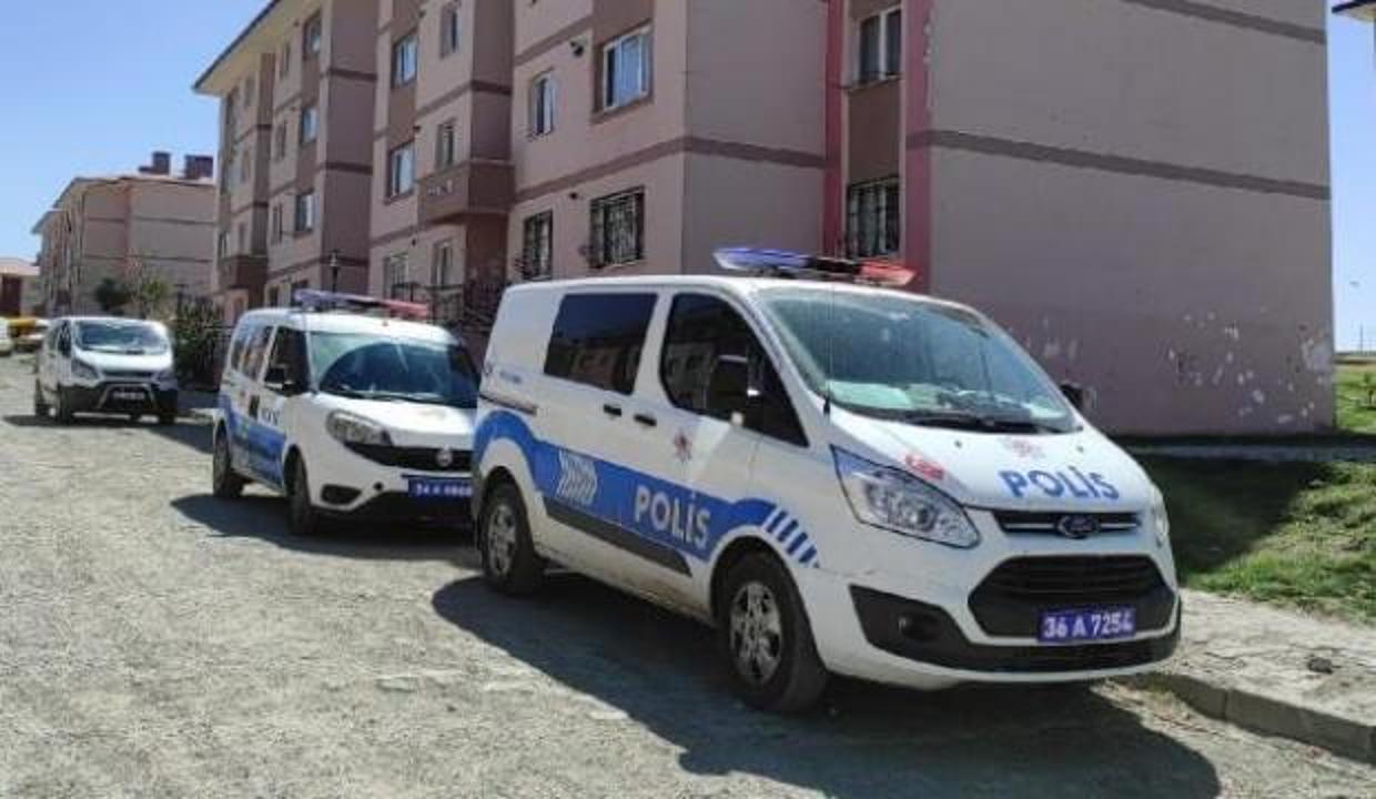 Damadını sırtındna 4 kez bıçakladı!