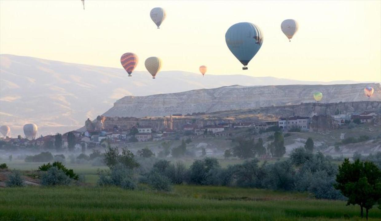 Kapadokya'da gökyüzü yeniden renklendi