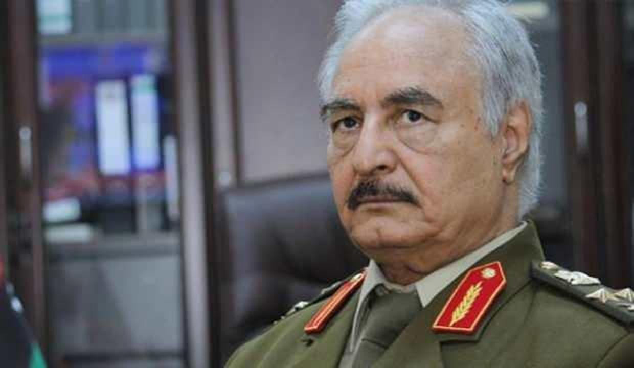 Hafter, her yerden kuşatılmış durumda