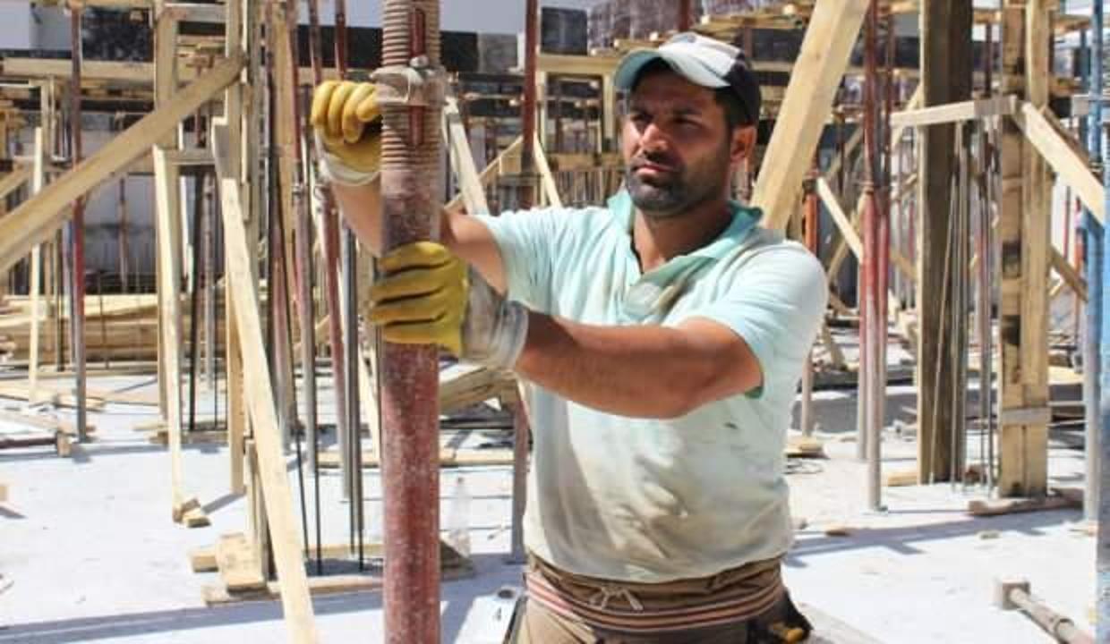 Ailesi için 2 kez üniversiteyi bıraktı, inşaat işçiliği yapıyor