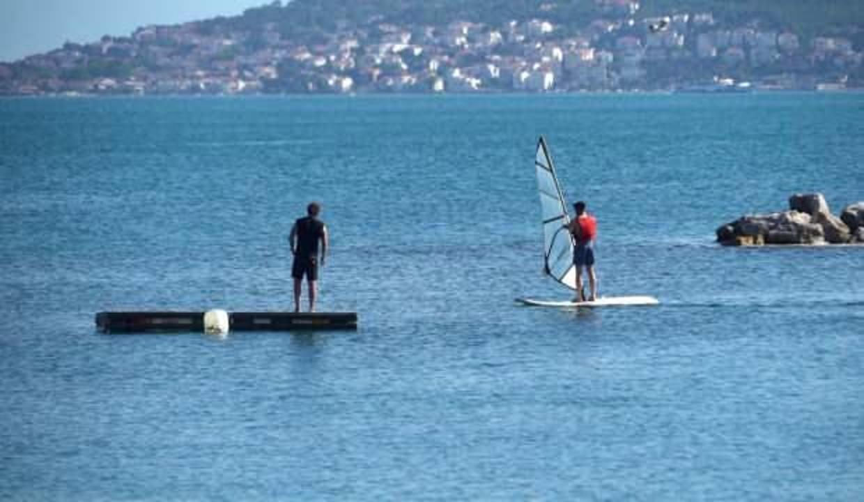 Caddebostan Sahili'nin kıyıları müsilajdan temizlendi