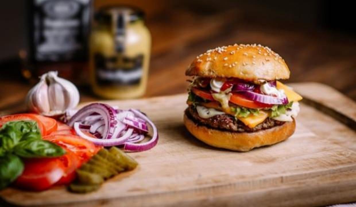 Dünyanın en büyük hamburger zinciri siber saldırıya uğradı