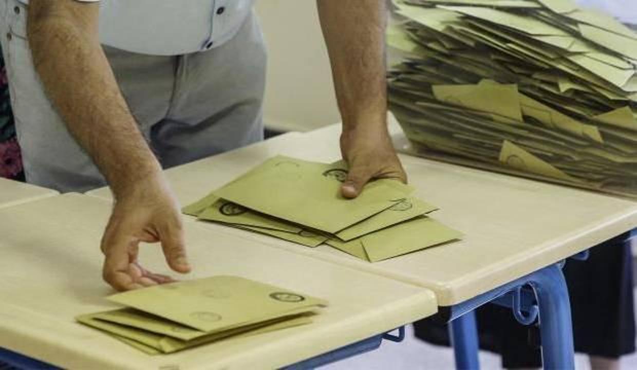 Seçimi kazandı, '2 gün ikamet ihlali' ile muhtarlıktan oldu