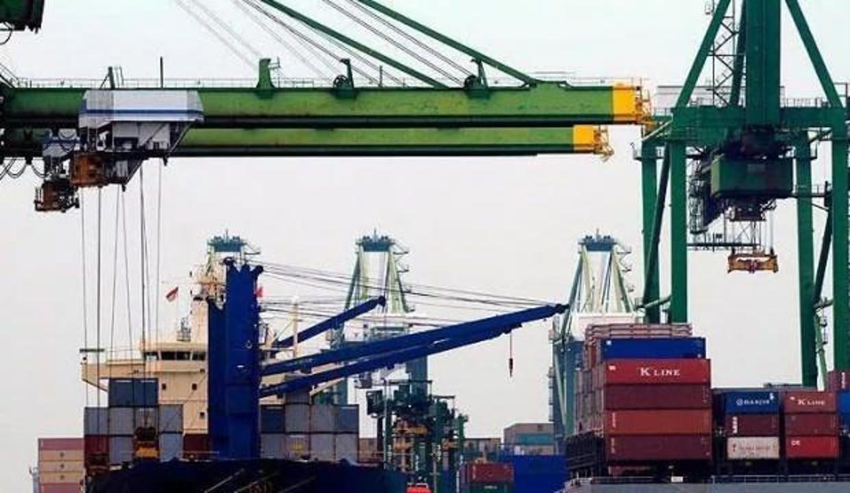 AB'nin ihracatı nisanda hızlı yükseldi
