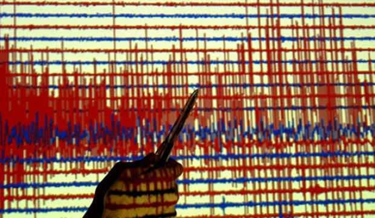 Endonezya'da 6.1 büyüklüğünde deprem