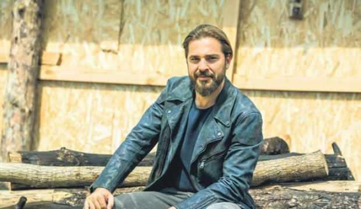 Pakistan'da, oyuncu Engin Altan Düzyatan'ı dolandırmakla suçlanan kişi gözaltına alındı