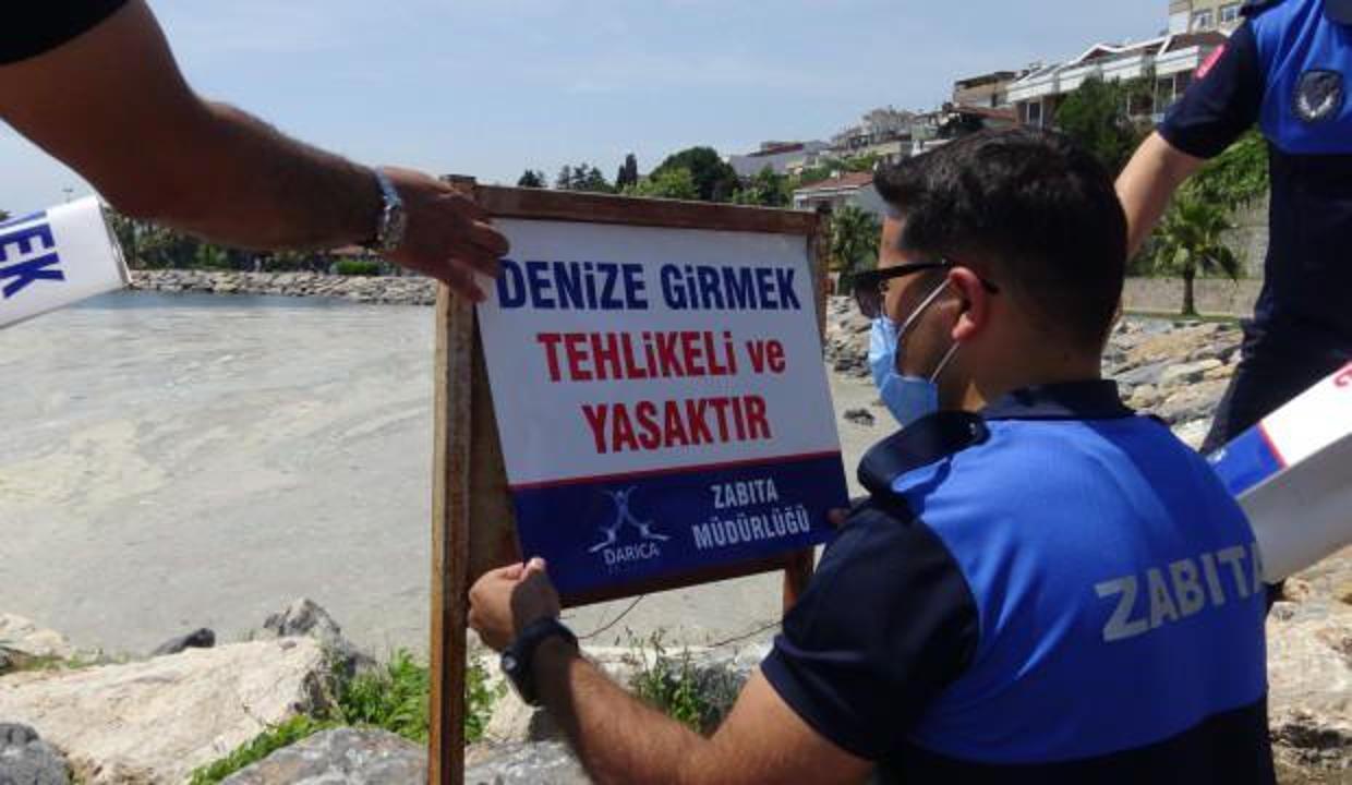 Darıca'da müsilaj yasağı: Denize girmek yasaklandı
