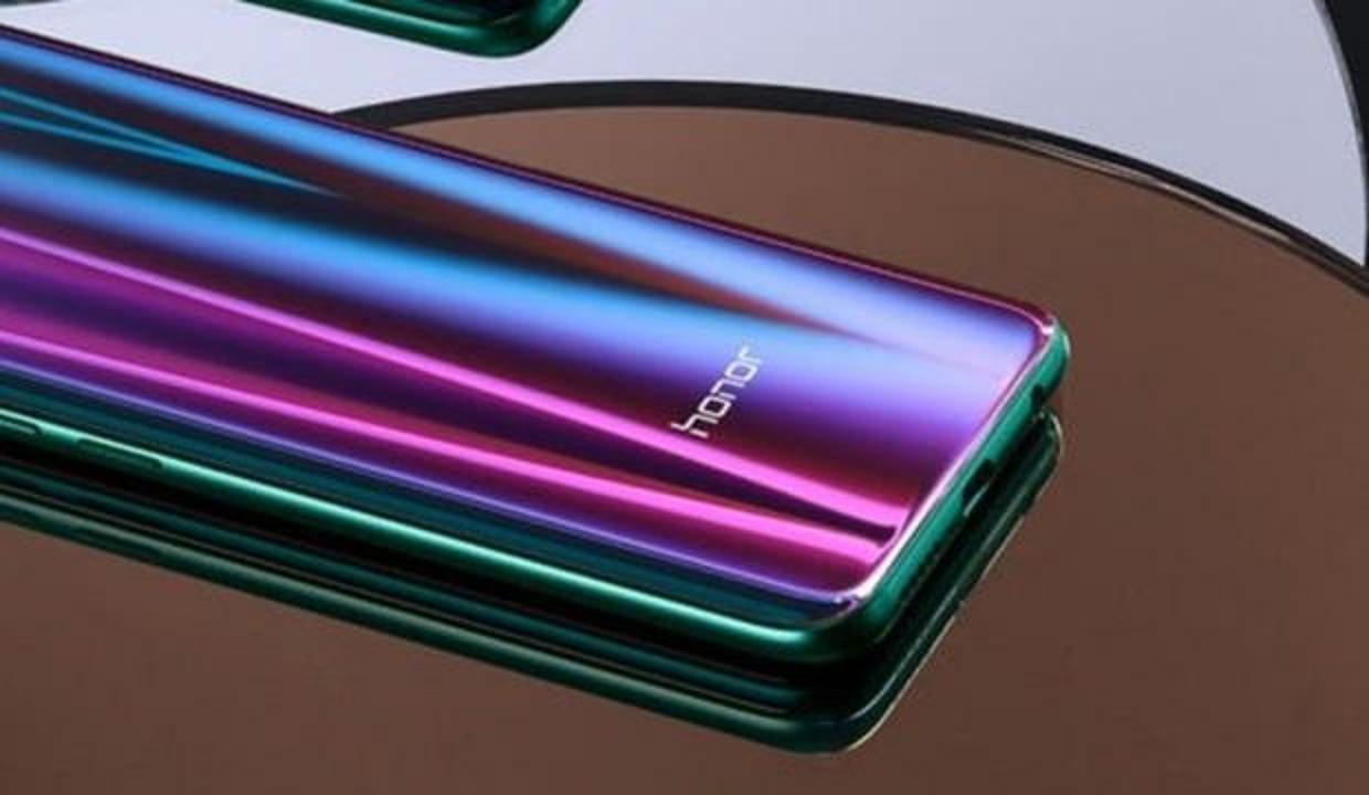 Huawei’den ayrılan Honor rekor açılış yaptı