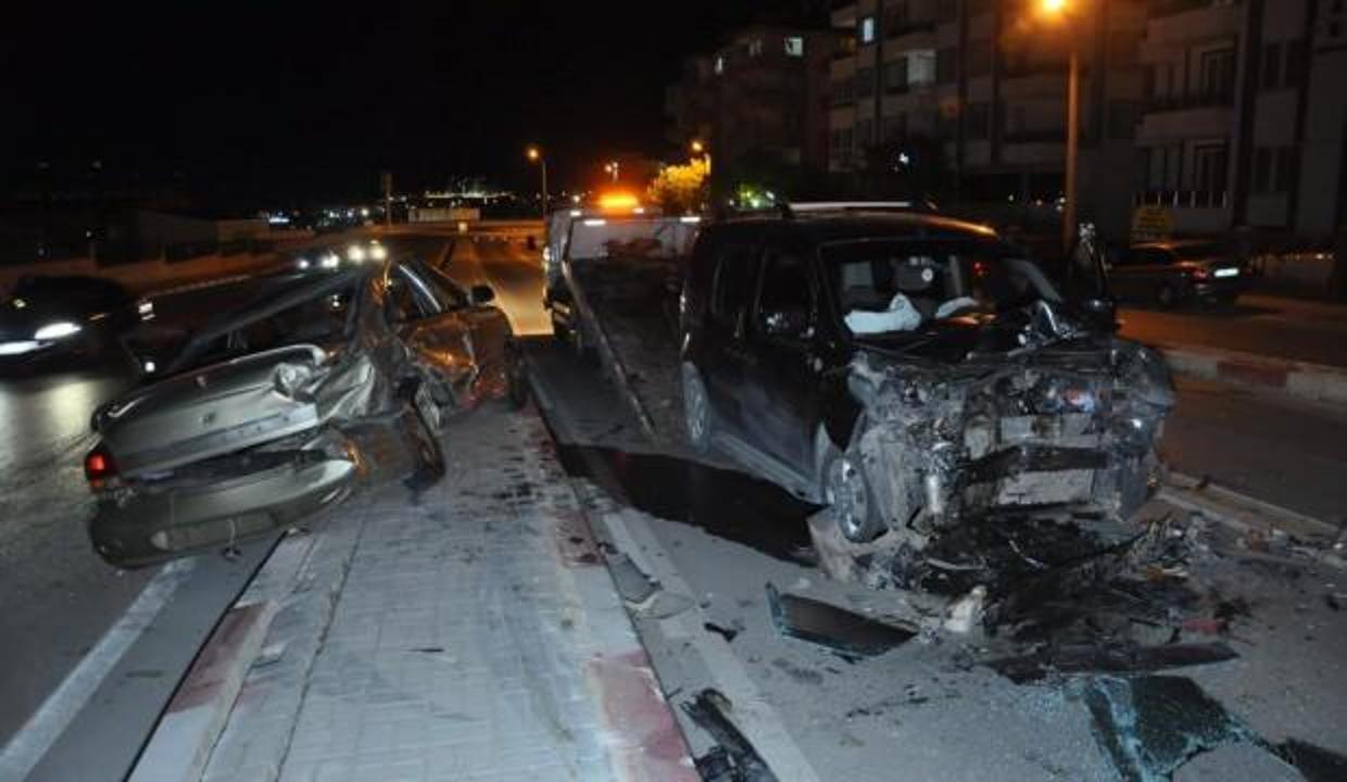 Karaman’da otomobil ile hafif ticari araç çarpıştı: 2 yaralı