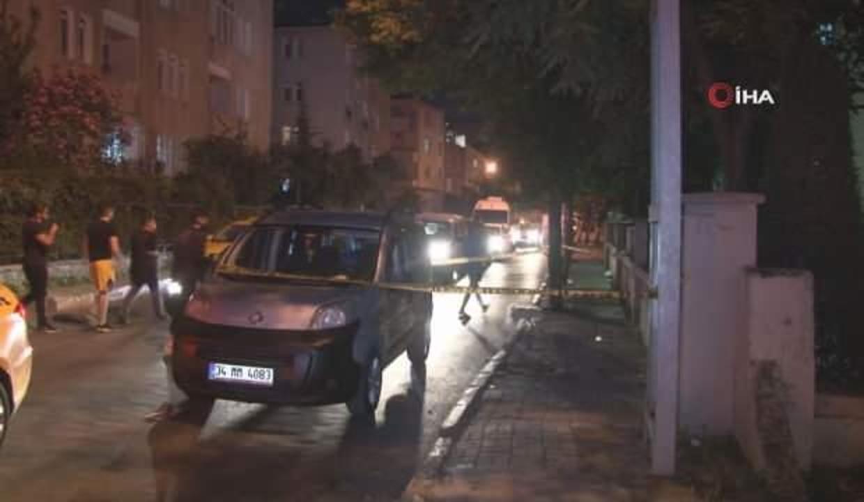 Küçükçekmece’de araca silahlı saldırı: 1 ağır yaralı