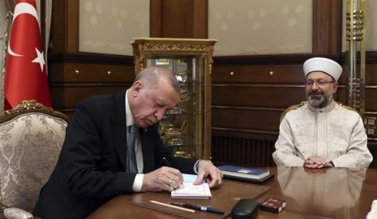 Cumhurbaşkanı Erdoğan'dan Diyanet Vakfı'na kurban bağışı