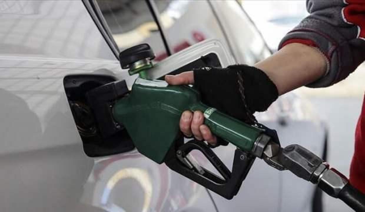 Lübnan'da benzin ve motorine büyük zam yapıldı