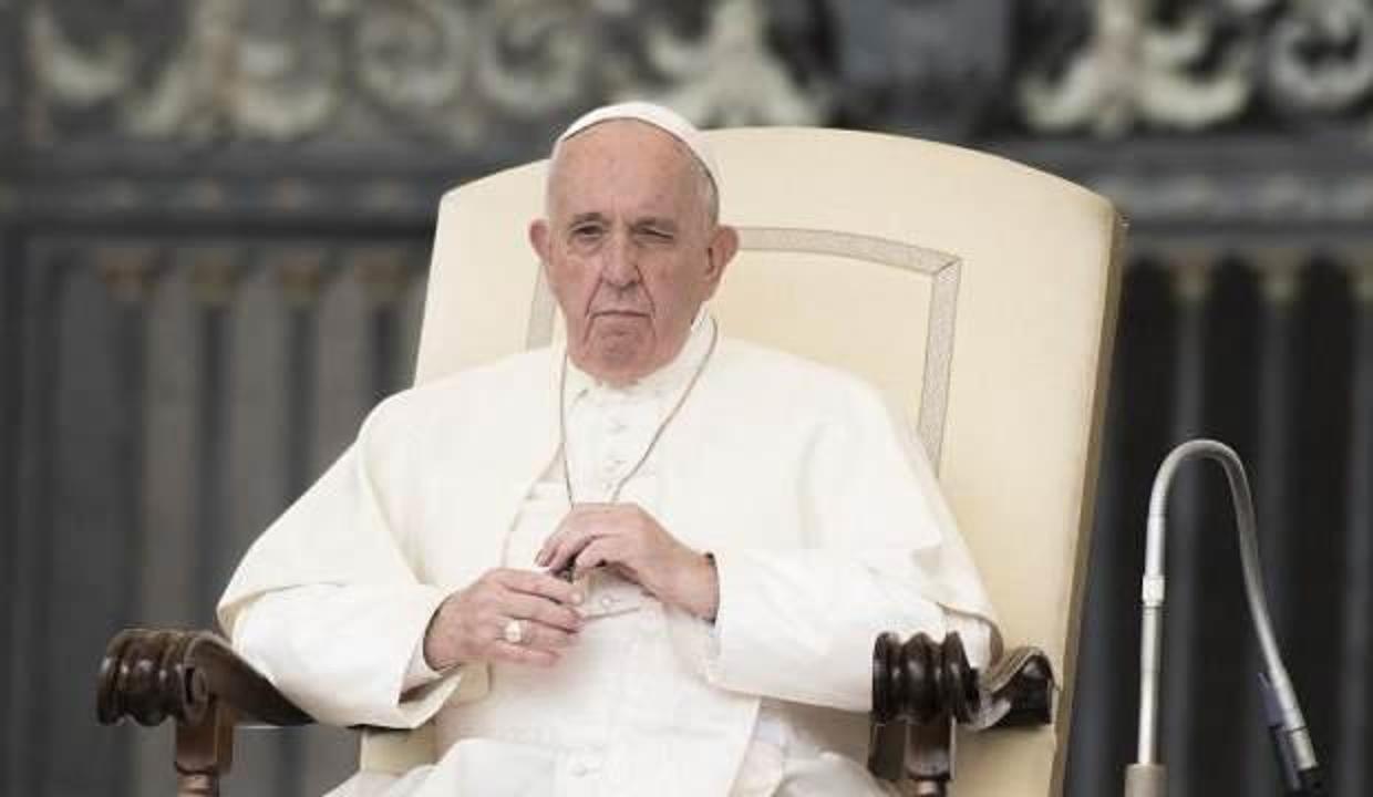 Papa Francis Kanada'daki yerli toplulukların liderlerine randevu verdi