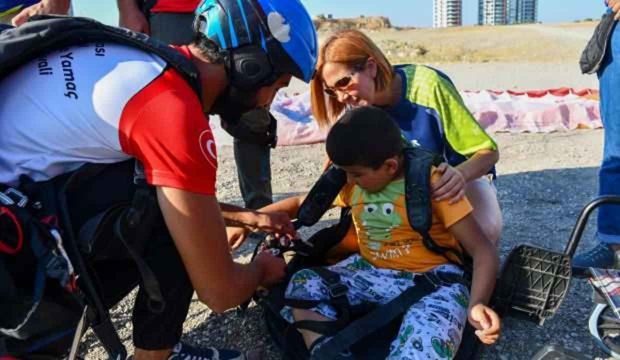Engelli çocukların yamaç paraşütü hayali gerçek oldu
