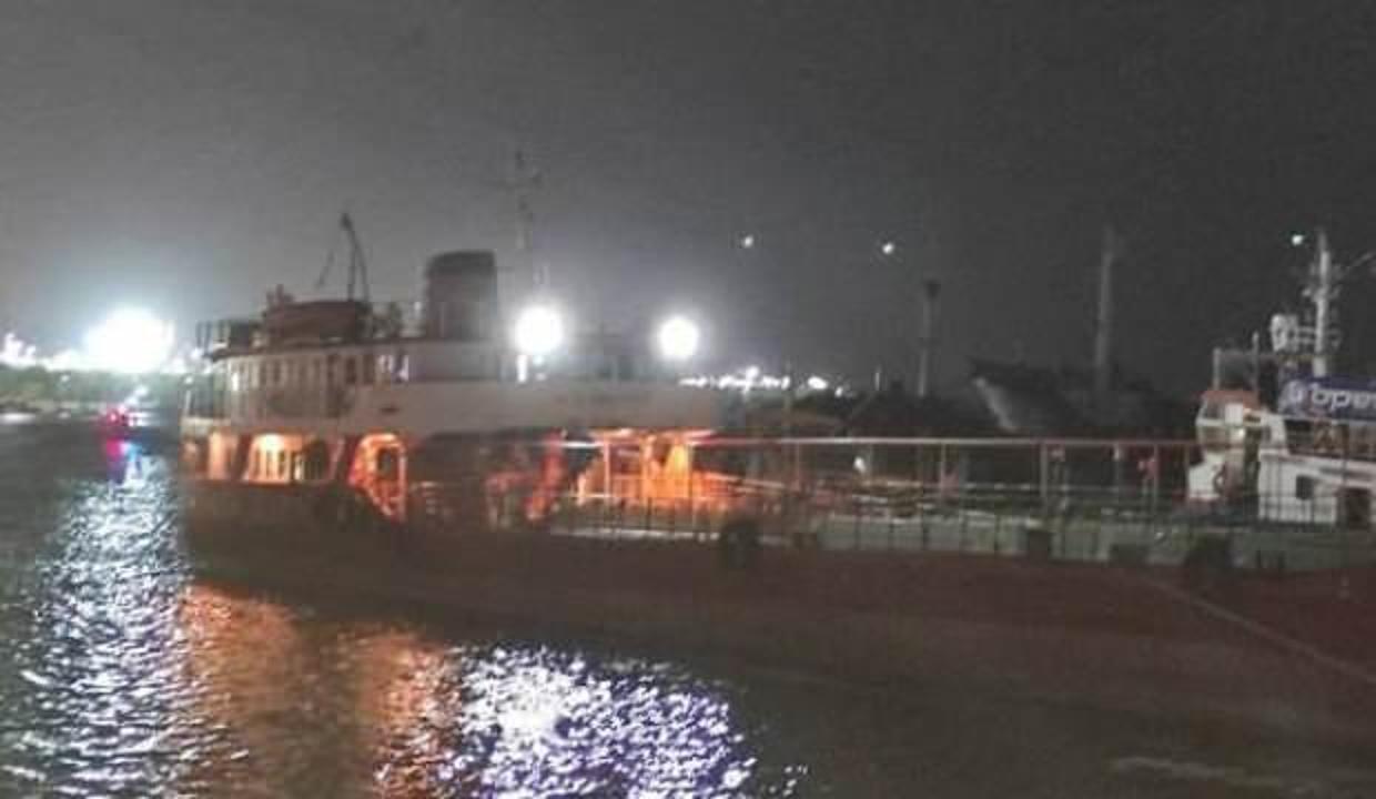 Maltepe sahilinde yakıt tankerinde yangın