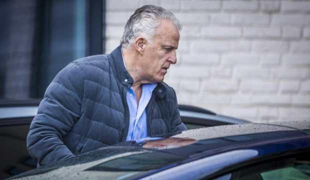 Ünlü gazeteci Peter R de Vries silahlı saldırıya uğradı