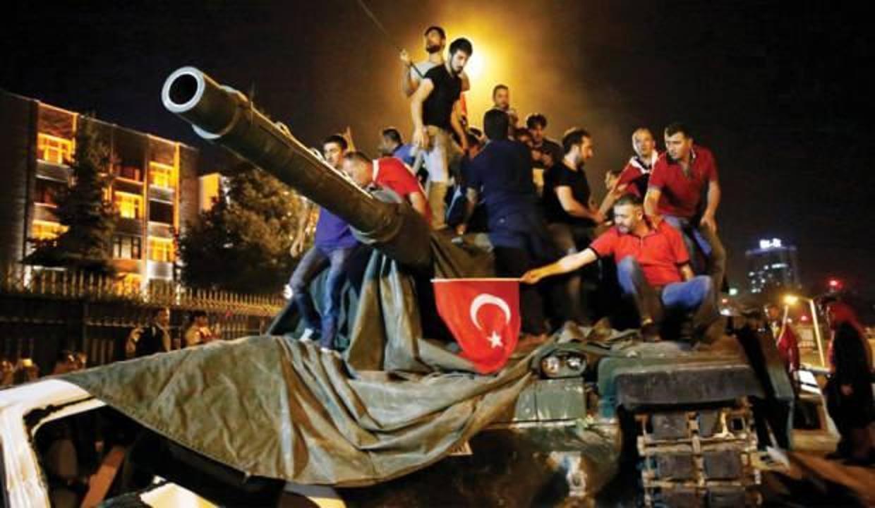 15 Temmuz anketi: Bugün darbe girişimi olsa sokağa çıkar mısın?