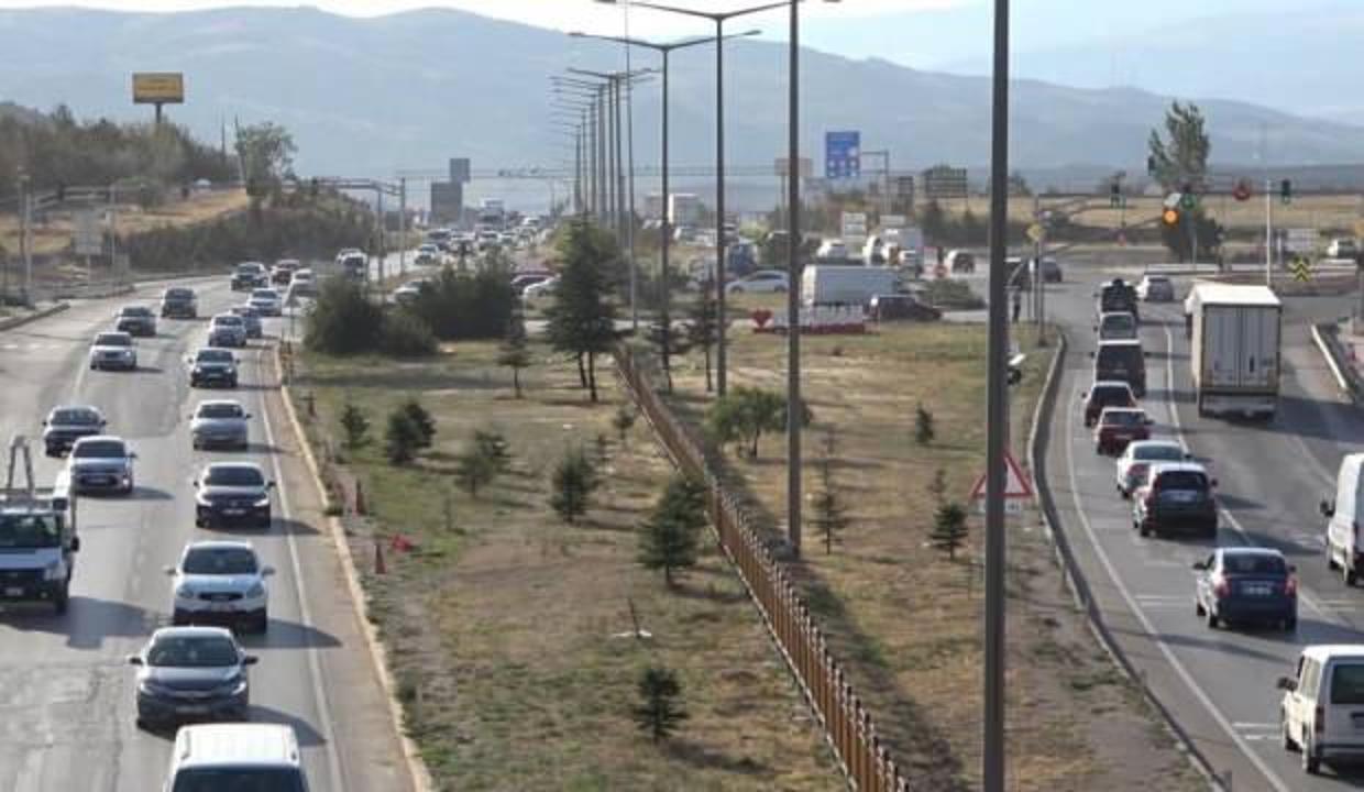 Gurbetçiler yollara düştü: 43 ilin geçiş noktasında yoğunluk