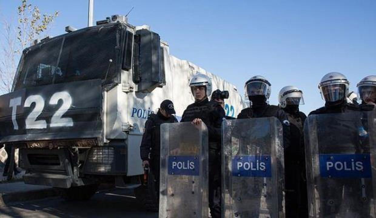 Hakkari Valiliği duyurdu! Gösteri ve yürüyüşlere geçici yasak geldi