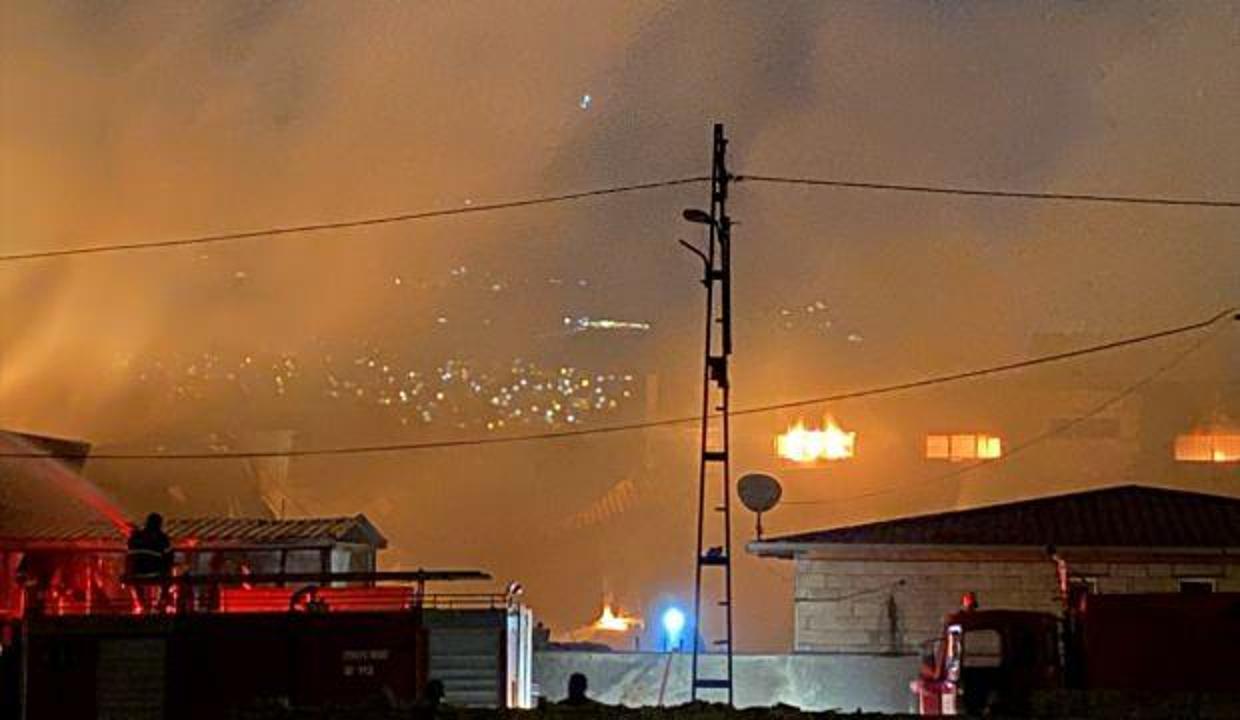 Kahramanmaraş'ta tekstil fabrikasında çıkan yangın 5 tesise sıçradı