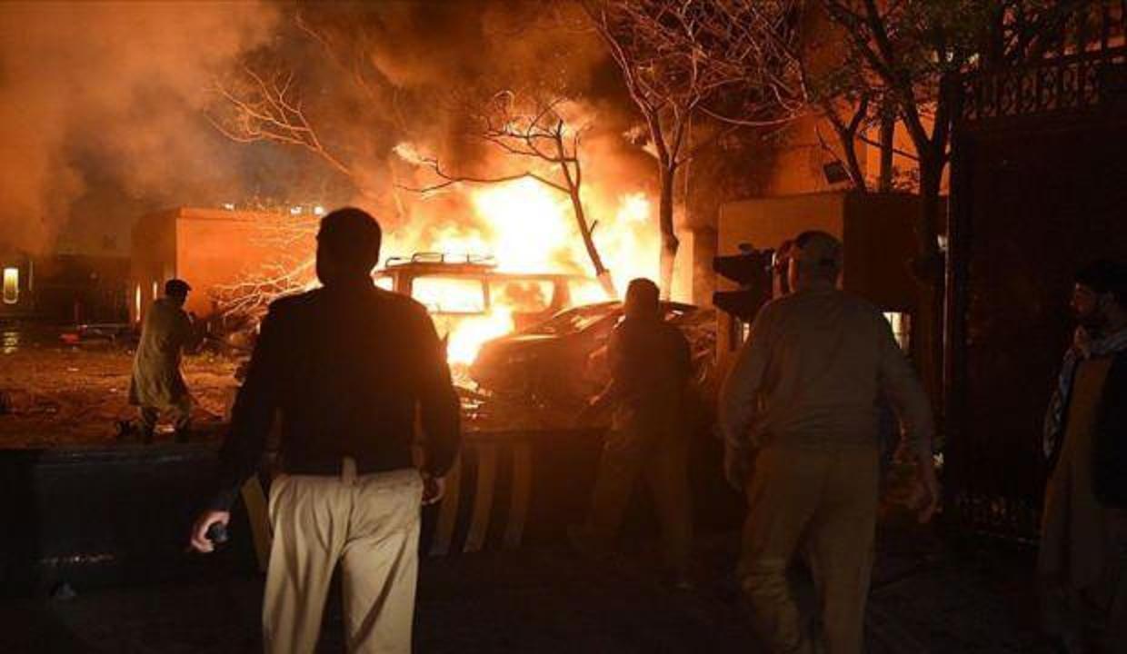 Pakistan'daki patlamanın ardından trafik kazası çıktı