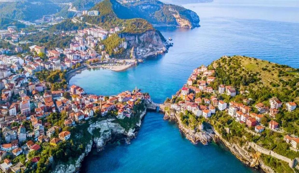 Tatilcilerin alternatif rotası Amasra oldu