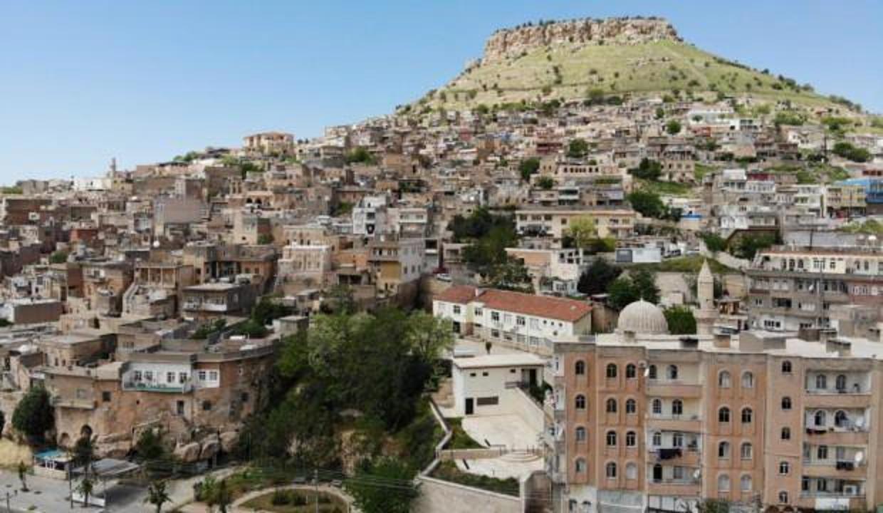 Turist akını esnafın yüzünü güldürdü