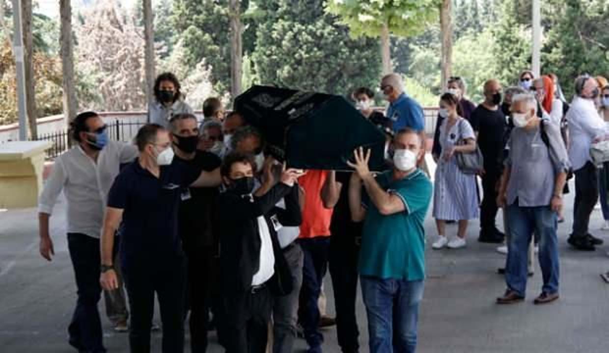 Yeşilçam'ın yönetmeni Mehmet Dinler son yolculuğuna uğurlandı