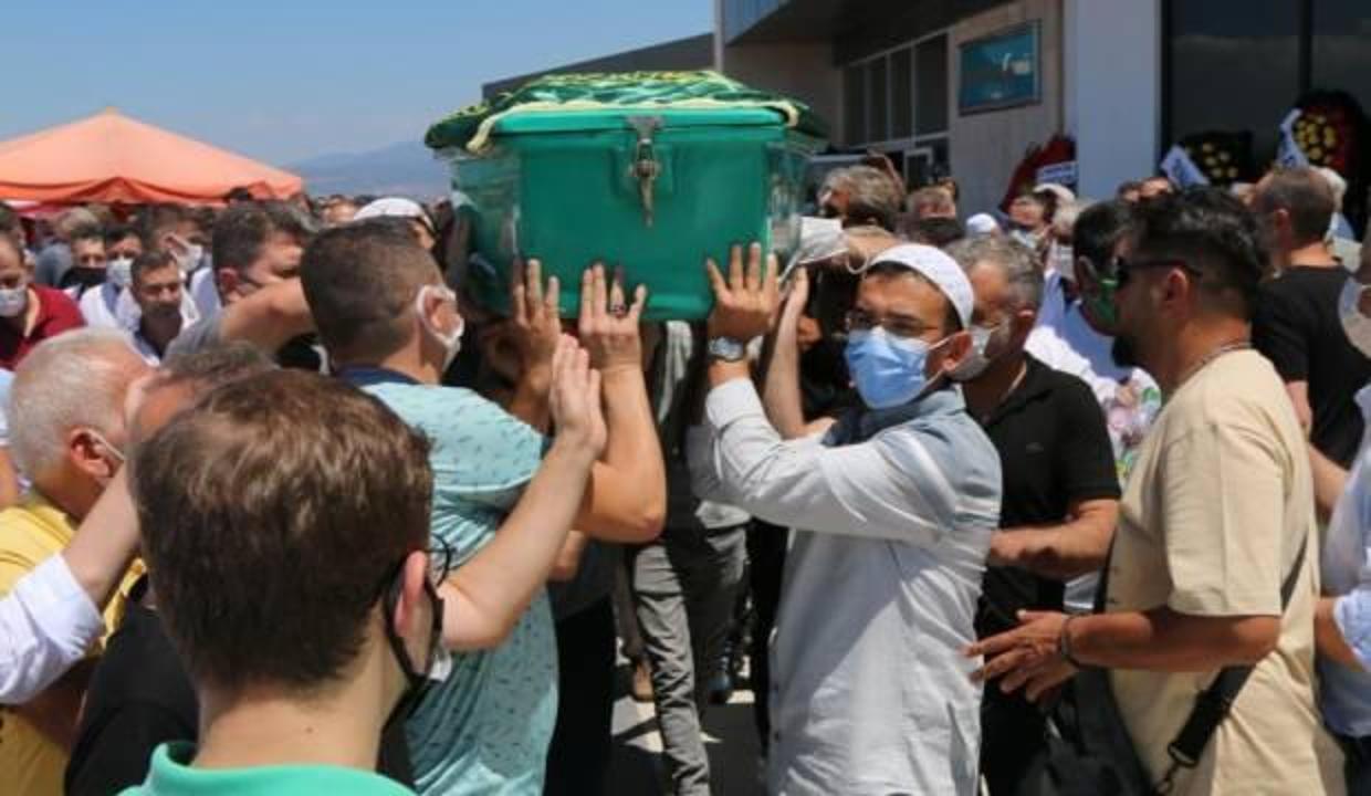 Akhisarspor Başkanı Hüseyin Eryüksel son yolculuğuna uğurlandı