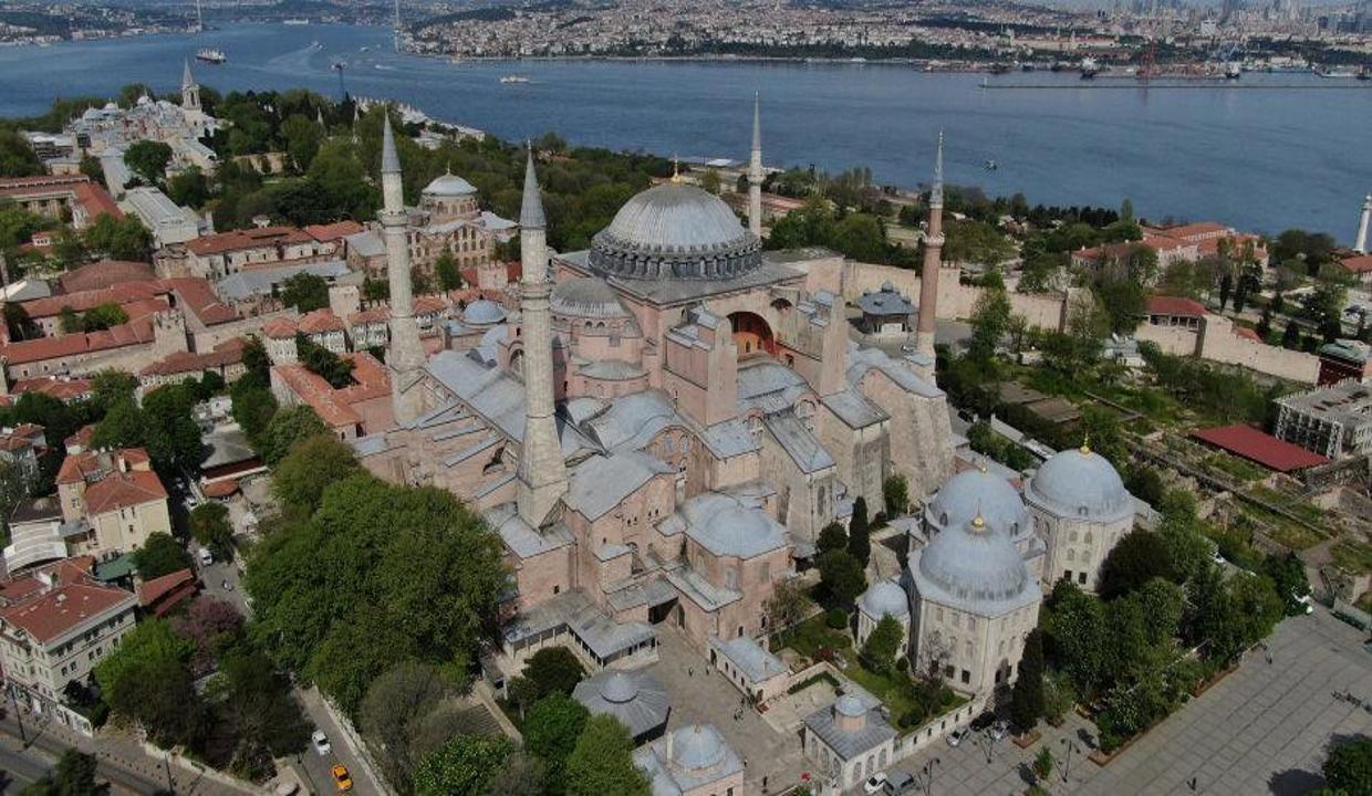 Ayasofya bir yılda rekor ziyaretçi sayısına ulaştı