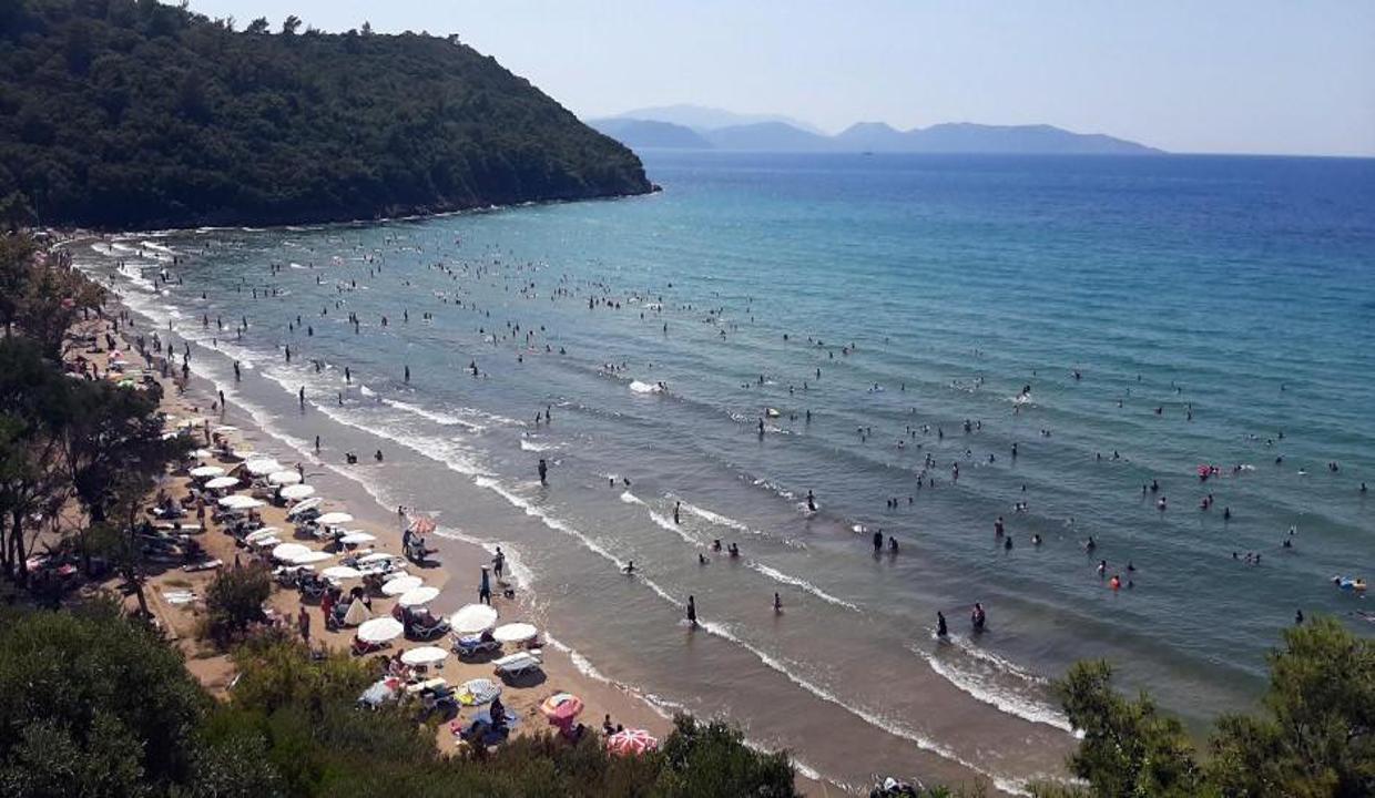 Milli Park'ta 2 şezlong 1 şemsiyeye istenilen fiyat şaşırttı