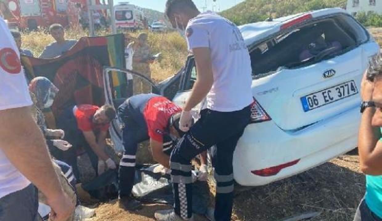 Otomobil şarampole devrildi: 1 ölü, 2 yaralı