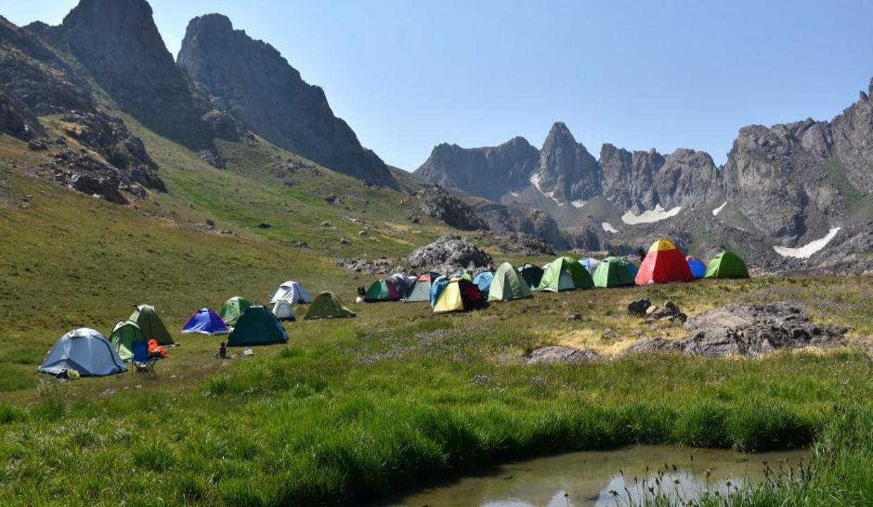 Terörden temizlenen Hakkari doğal güzellikleriyle büyülüyor