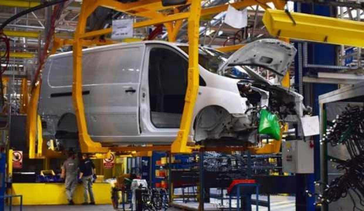 Toyota 3 fabrikasını kapattı