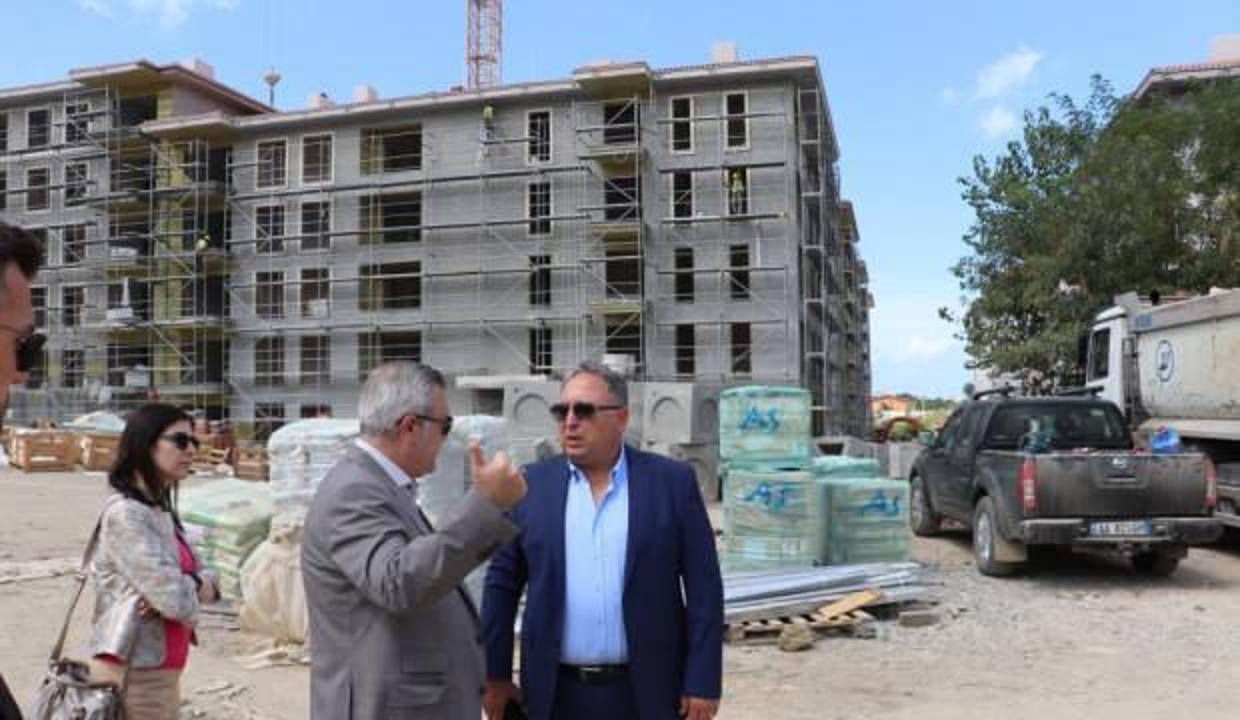 Türkiye'nin Arnavutluk'a söz verdiği 522 deprem konutunda sona gelindi