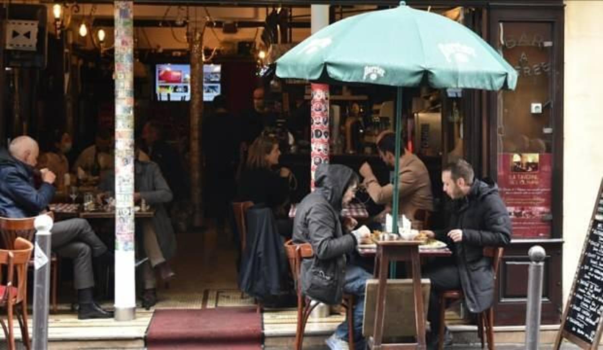 Fransa'da Kovid-19 nedeniyle bir vilayette daha alkol yasaklandı
