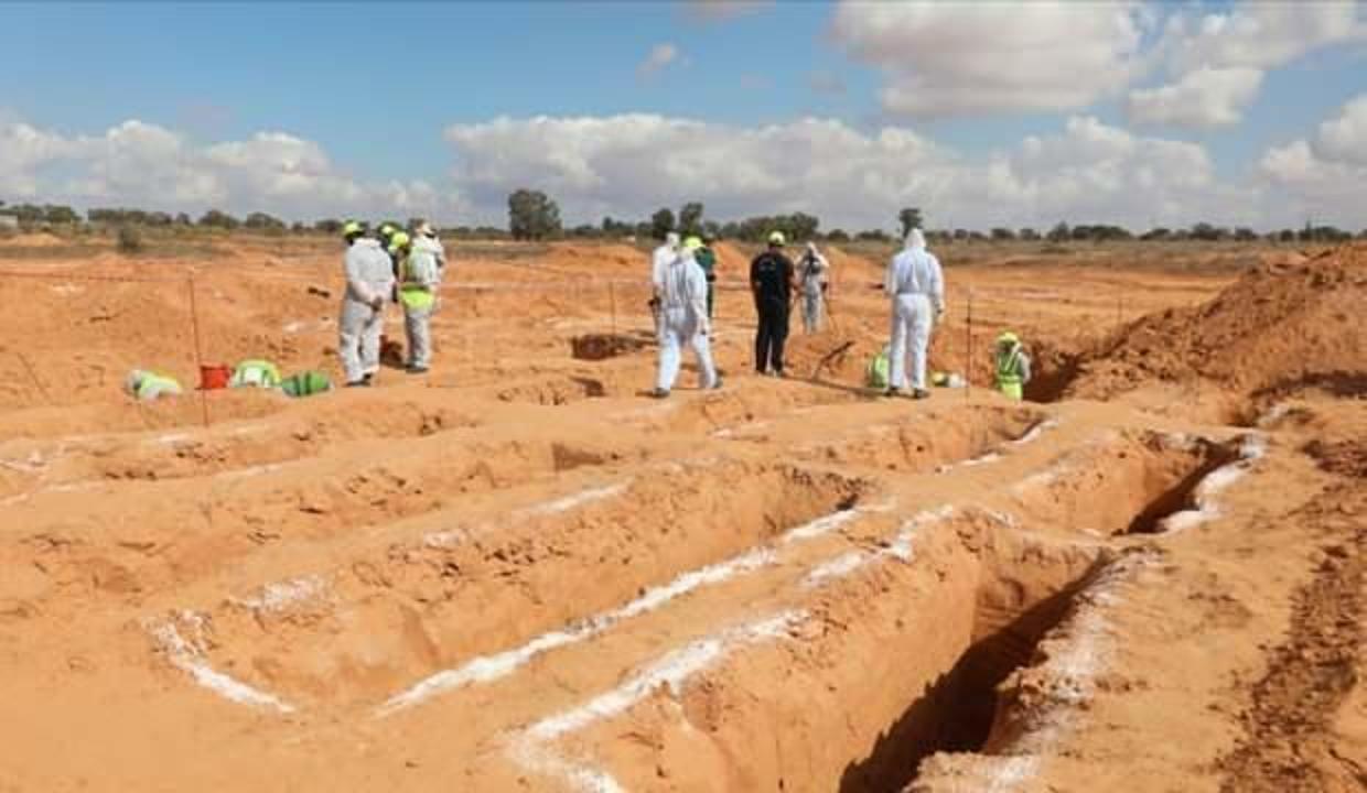 Libya'nın 'toplu mezarlar kenti' Terhune'de 12 ceset daha bulundu