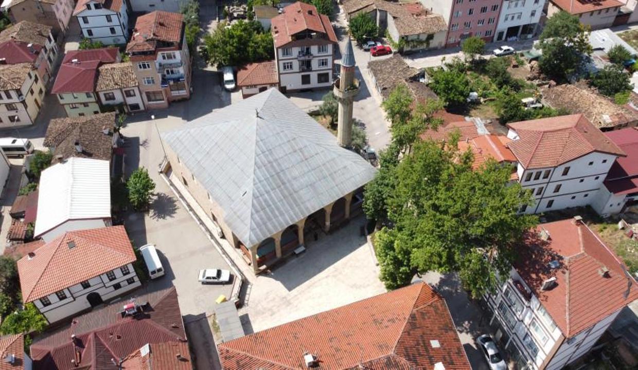 Mimar Sinan'ın kalfasının inşa ettiği cami ihtişamıyla göz dolduruyor