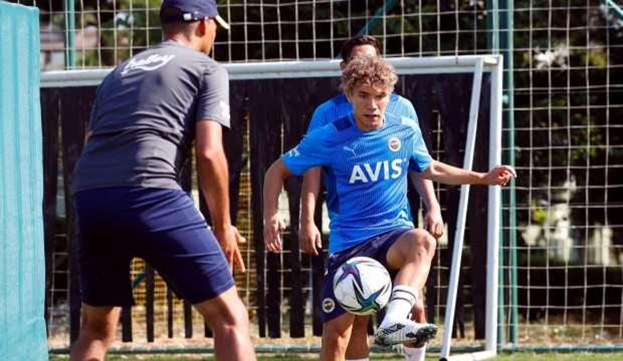 Fenerbahçe'nin yeni transferi ilk antrenmanına çıktı