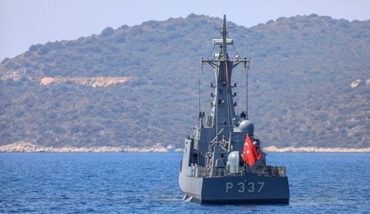 Askeri gemiler Şahan Gökbakar'a yardıma gitti