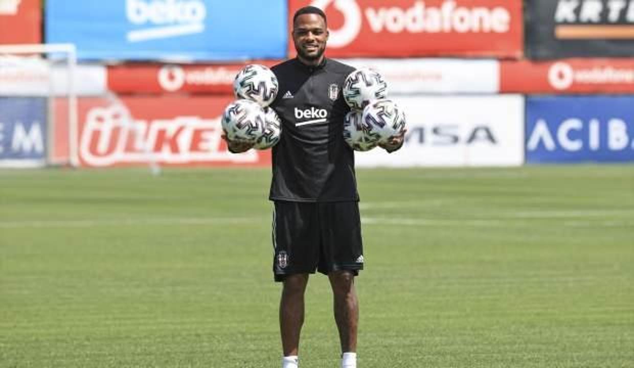 Cyle Larin'den sahalara dönüş sinyali