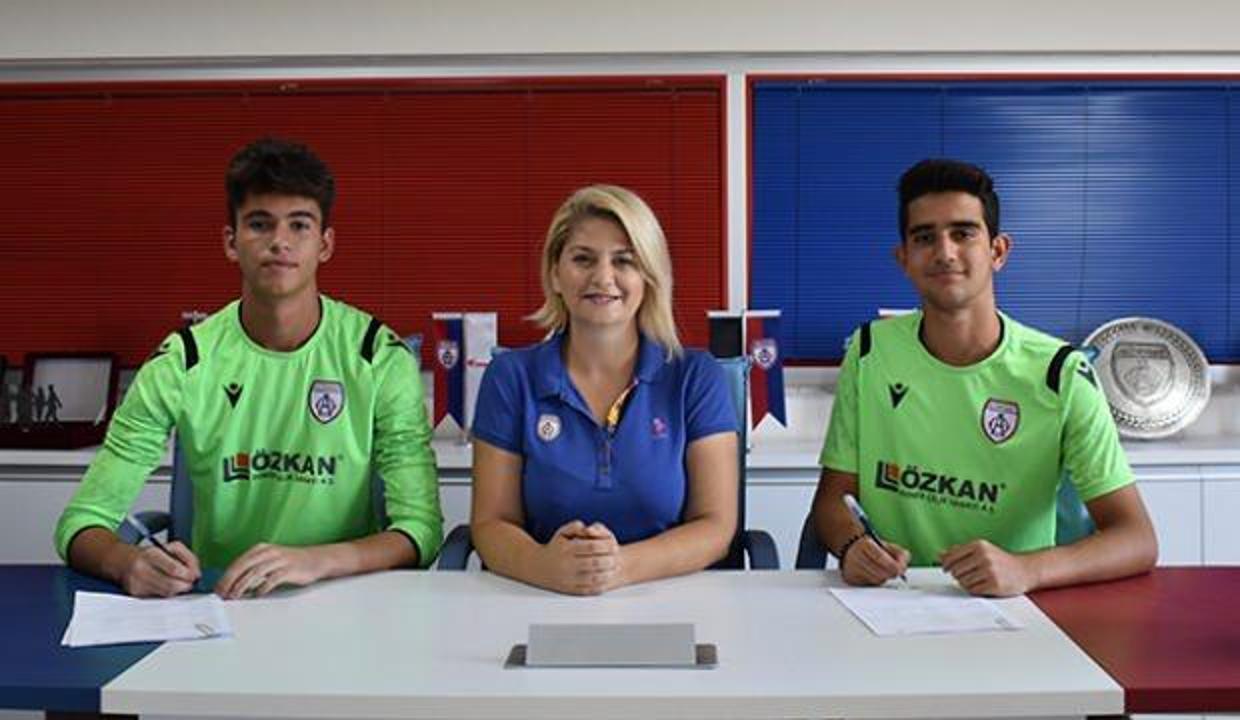 Mert Furkan ve Arif Şimşir'e profesyonel sözleşme