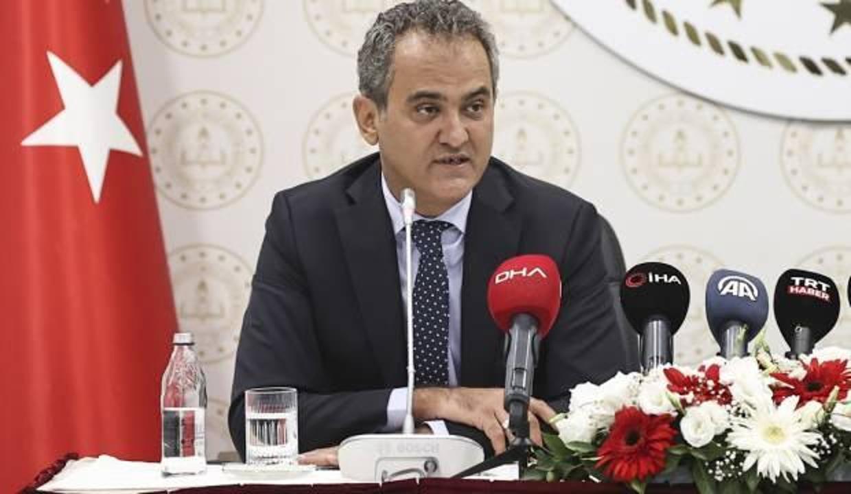 Milli Eğitim Bakanı Mahmut Özer, Maarif Vakfı Mütevelli Heyeti üyeliğinden ayrıldı