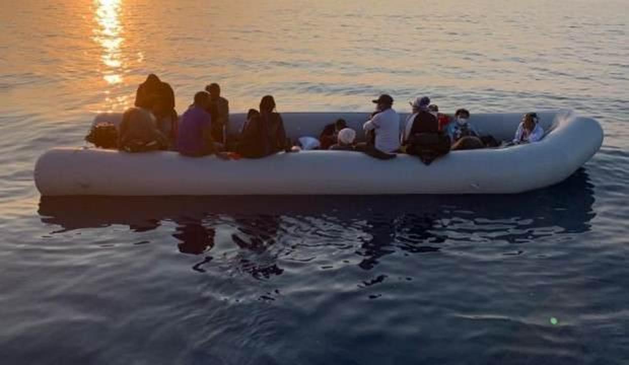 Ayvacık açıklarında 17 kaçak göçmen kurtarıldı