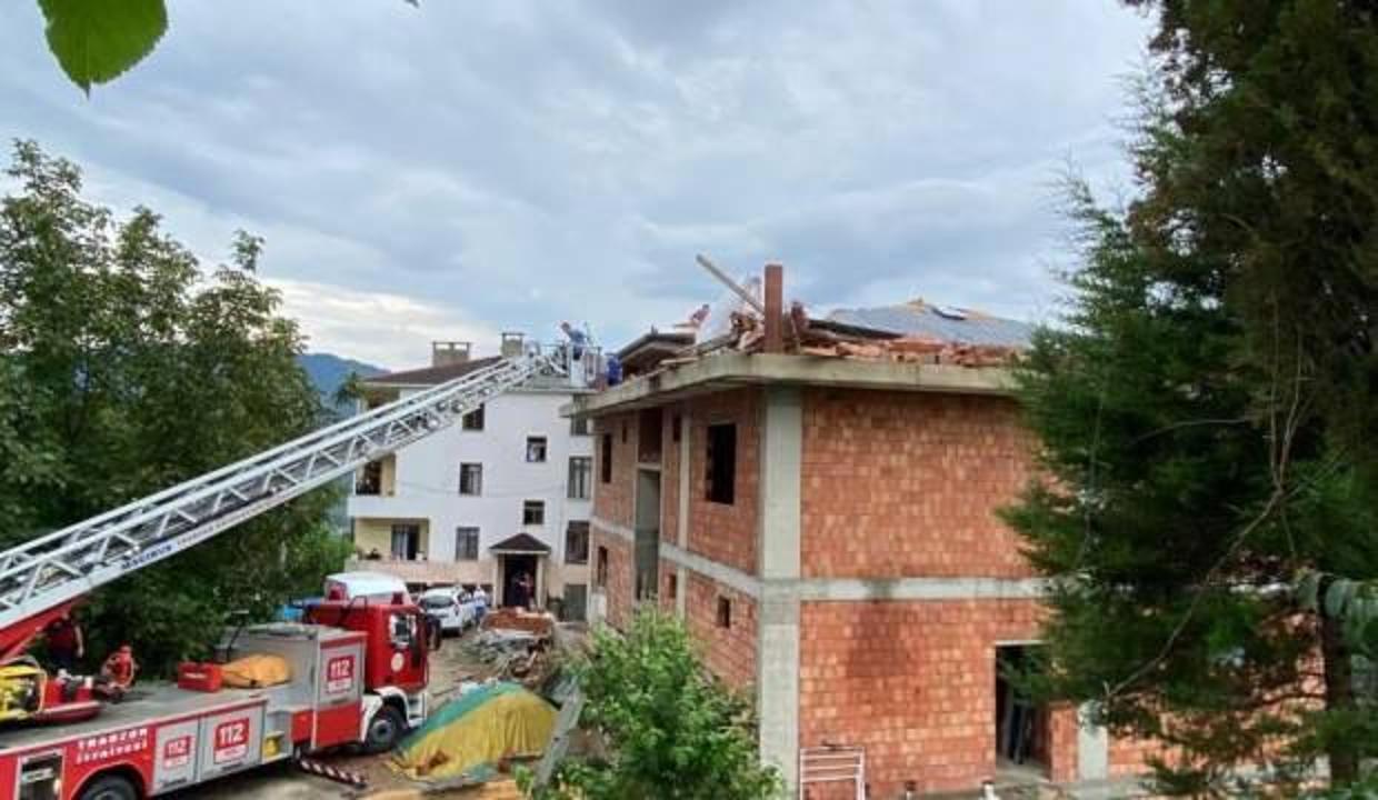 Trabzon’da inşaat halindeki evin çatısına yıldırım düştü: 2 ağır yaralı