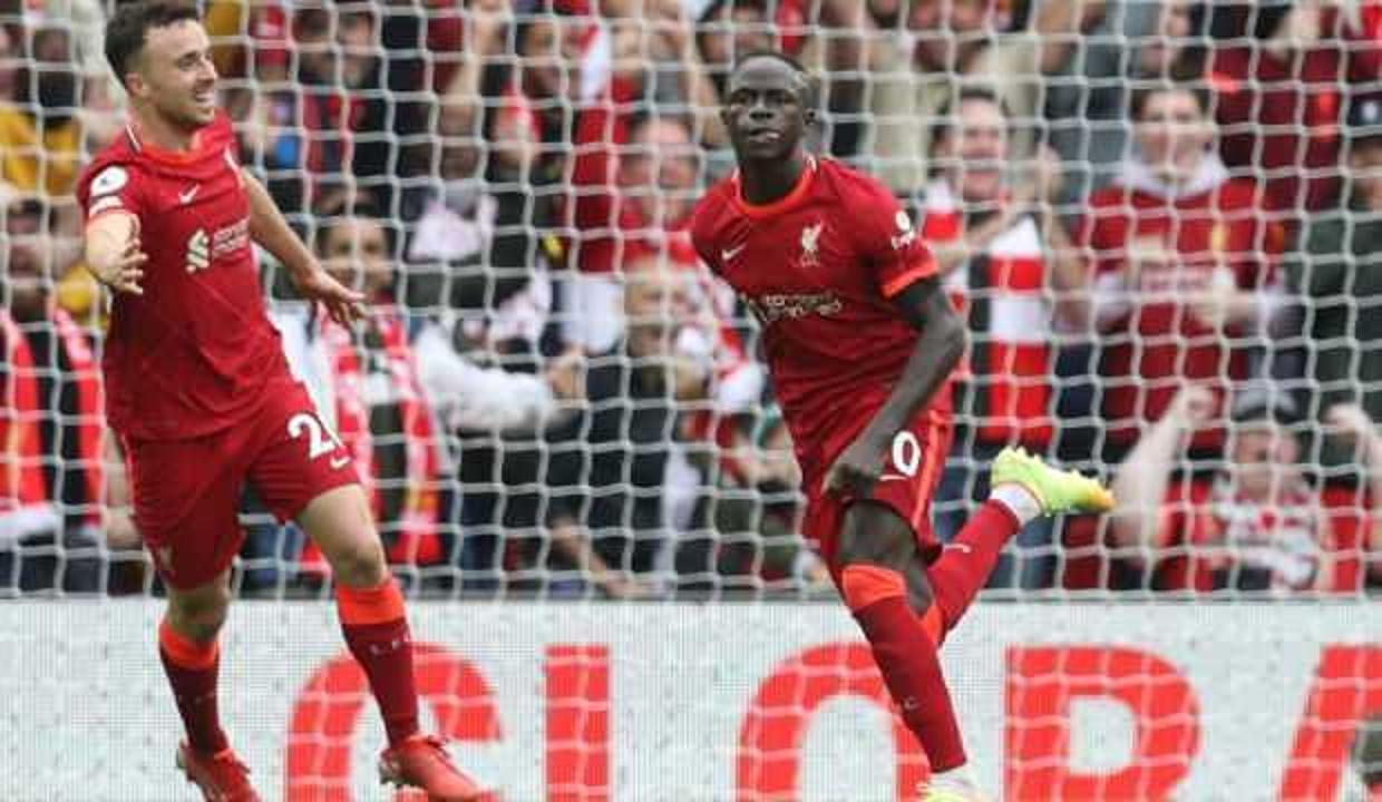 Seyircisiyle buluşan Liverpool, Burnley'i rahat geçti