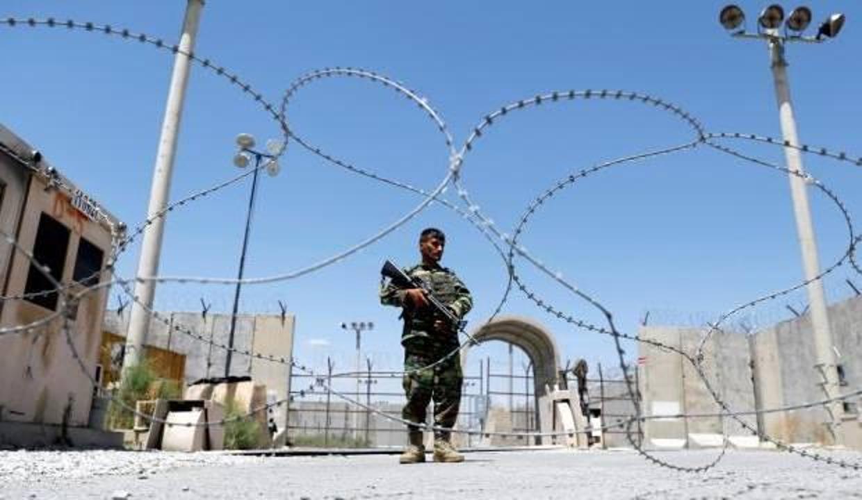 Taliban'dan kaçan 143 Afgan asker Tacikistan'a geçti