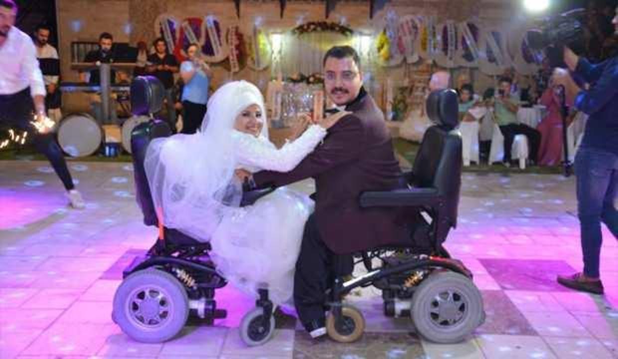 manisa da engelli cift dunya evine girdi sevgi engel tanimadi yasam haberleri